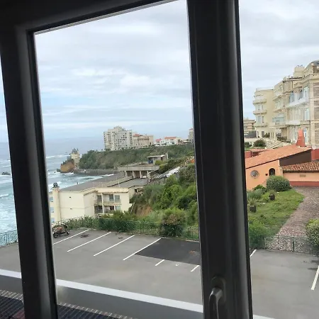 Front De Apartman *
